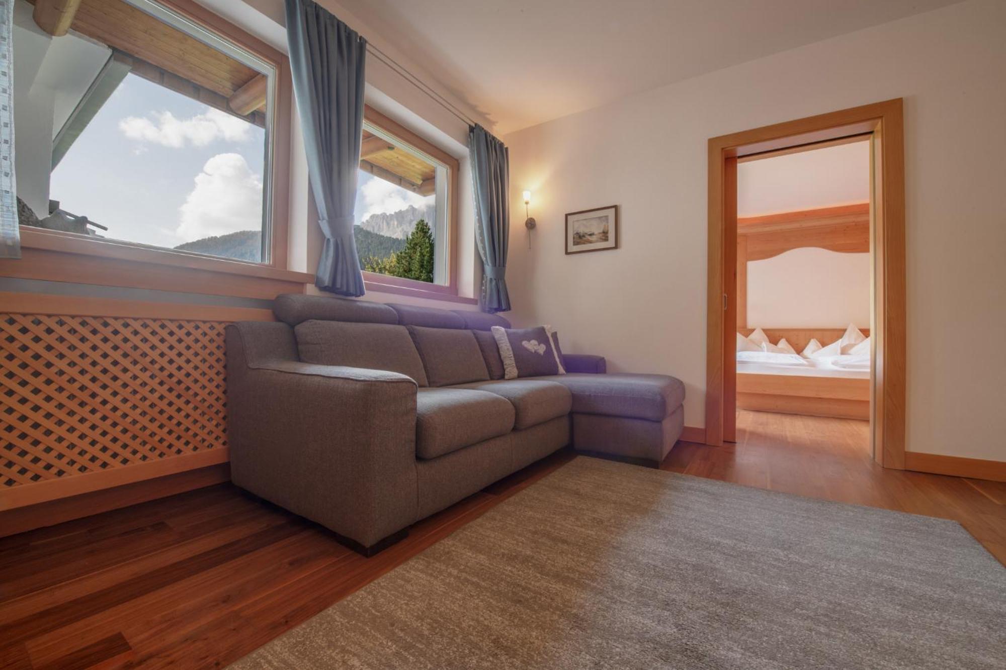 Sunela Aparthotel 2*